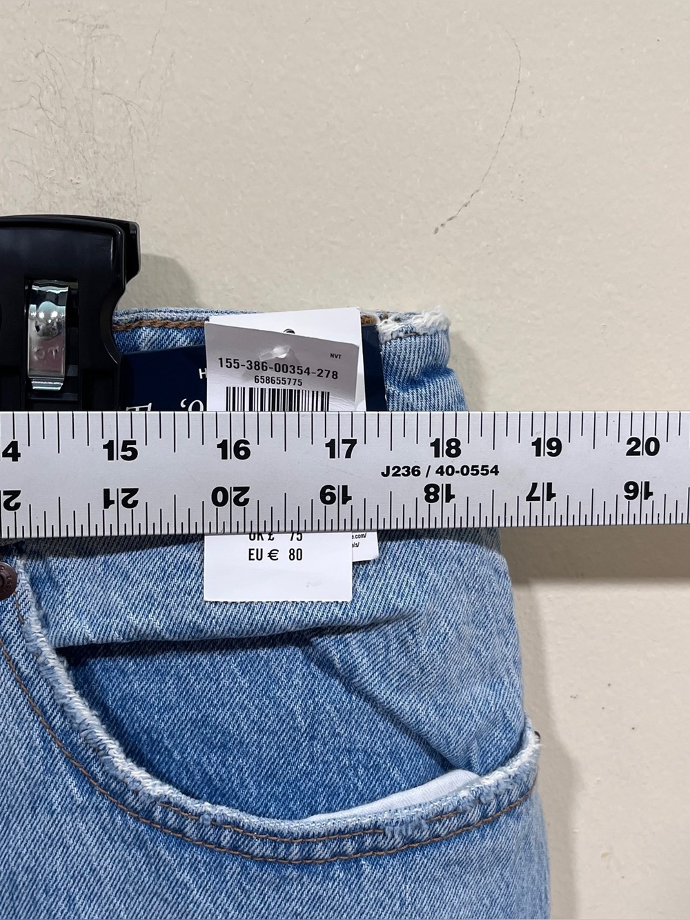 NWT Abercrombie & Fitch The '90s Relaxed Jeans in a high-rise style size16 short - Picture 3 of 10
